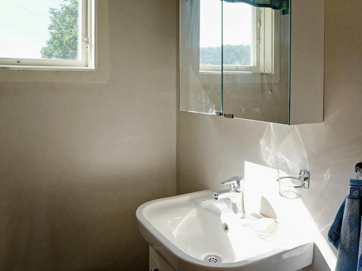 6 Person Holiday Home In Улларед Экстерьер фото